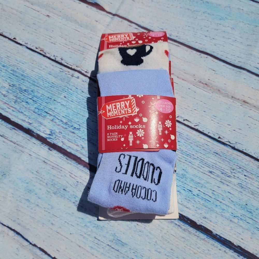 Merry Moments Women's Blue Christmas Holiday Novelty Socks 2 Pair Size 4-10 NWT